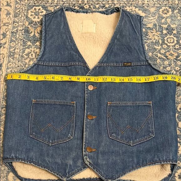 Vintage Wrangler Distressed Denim Sleeveless Button Closure Sherpa  Lining Vest - Picture 11 of 12